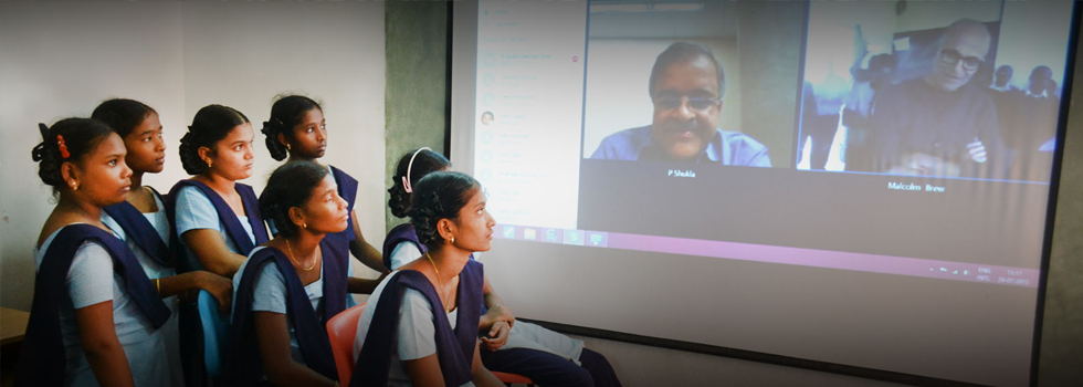 You are currently viewing Microsoft CEO Skypes over White Space